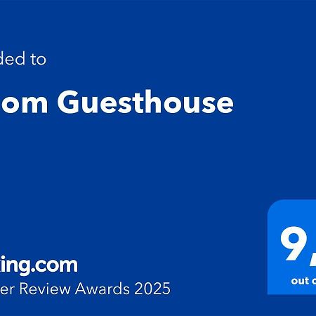 Bloom Guesthouse โอลัมบรา ภายนอก รูปภาพ