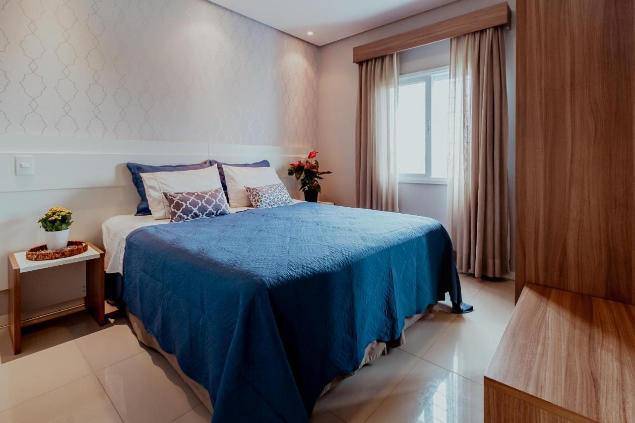 Bloom Guesthouse โอลัมบรา ภายนอก รูปภาพ
