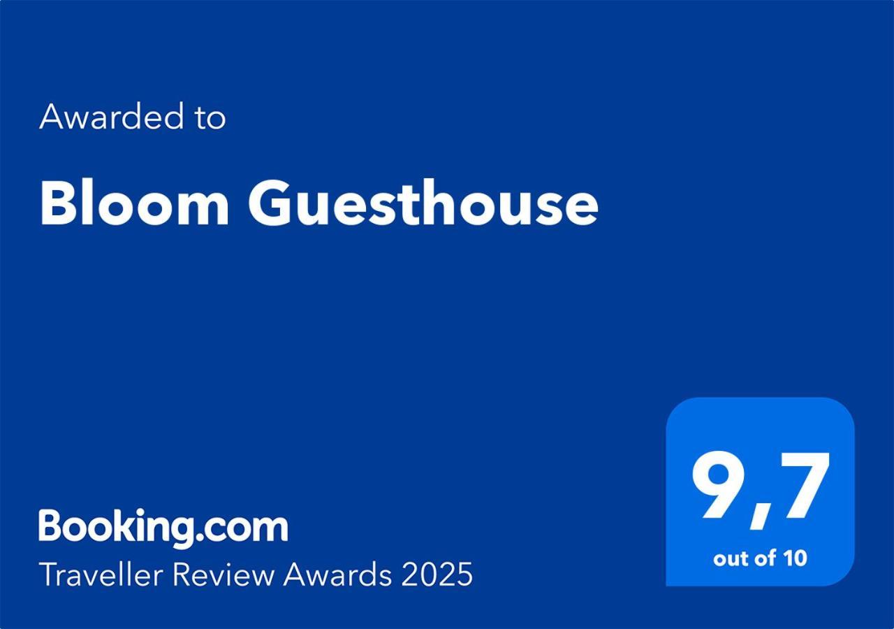 Bloom Guesthouse โอลัมบรา ภายนอก รูปภาพ
